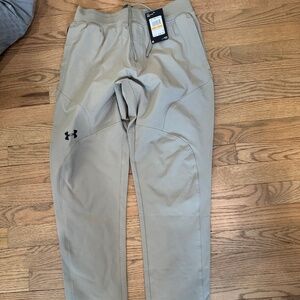 Under Armour mens unstoppable tapered pant